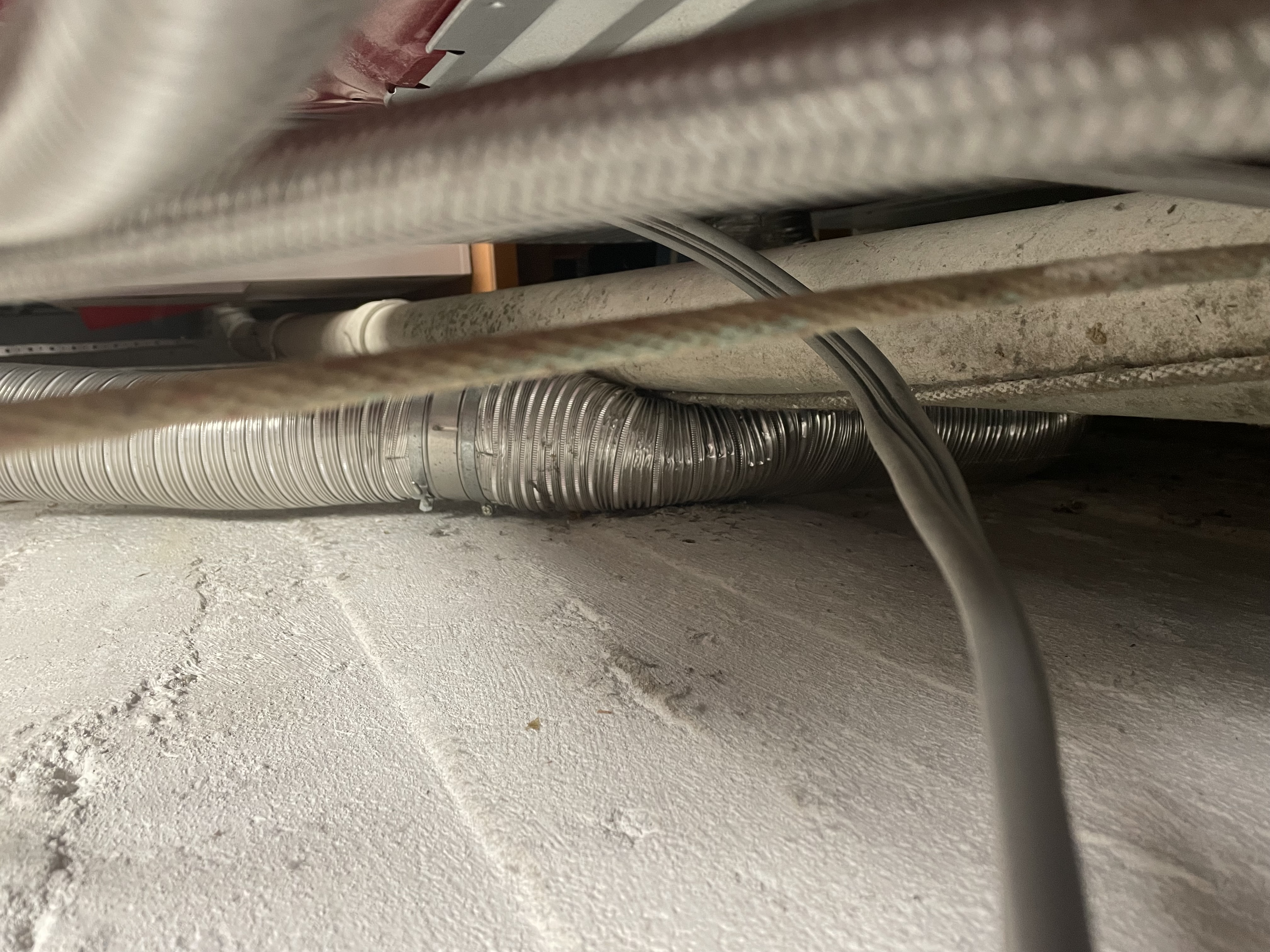 Serviced flexible dryer transition duct